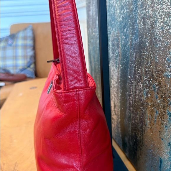 Perlina 1990’s Vintage Red Leather Shoulder Bag - Picture 8 of 15